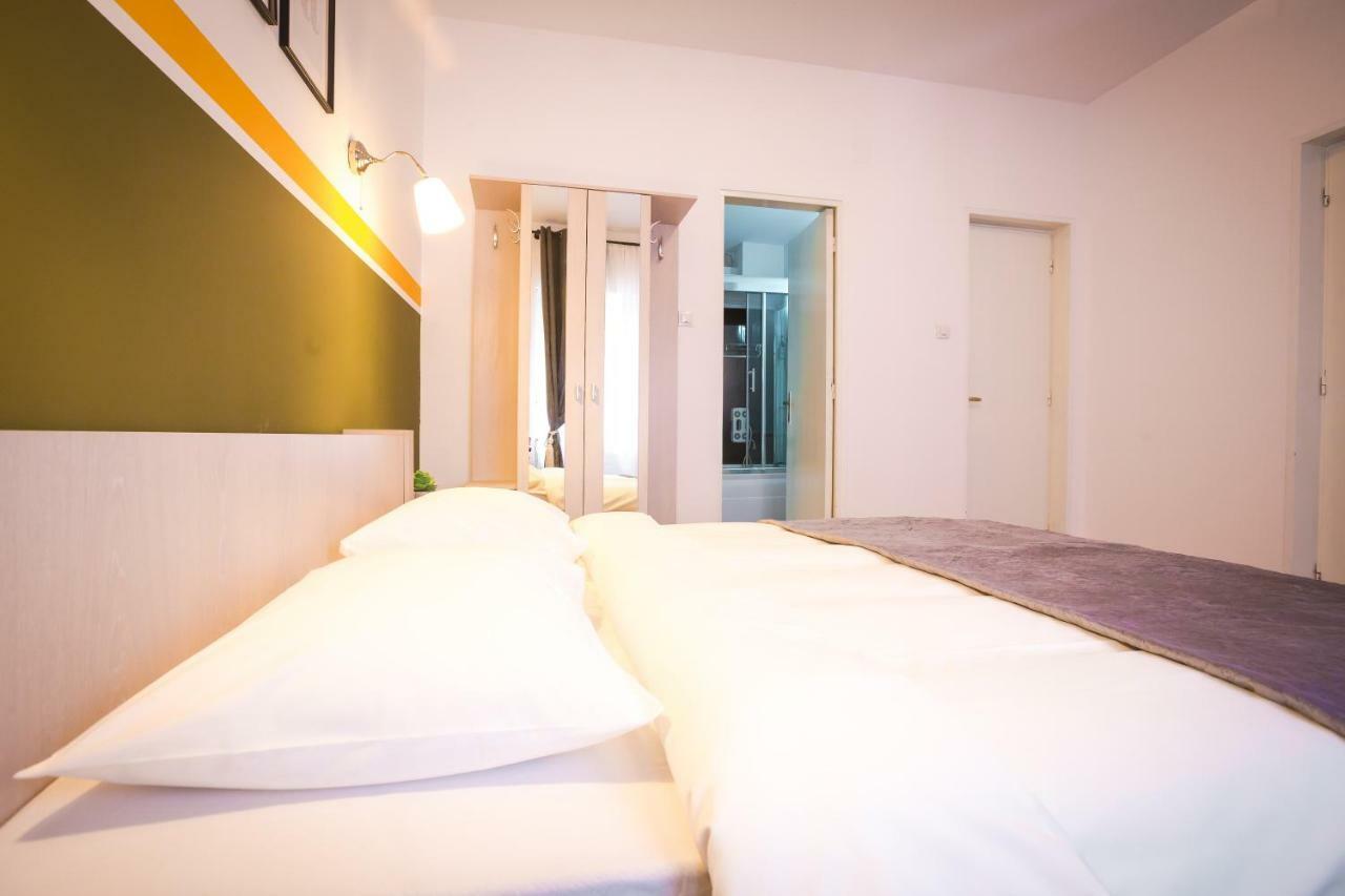 Apartment Color Nicolae Tonitza St Bucharest