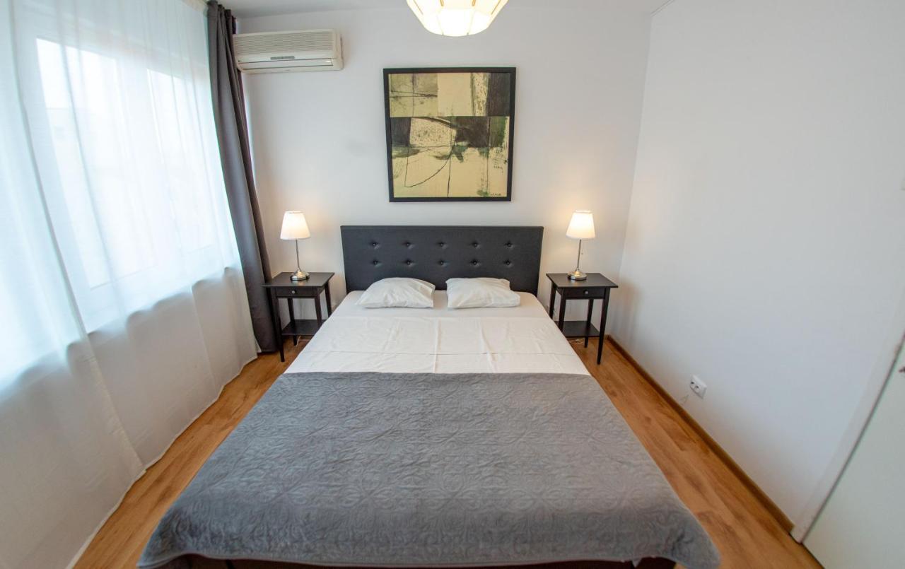 Color Nicolae Tonitza St Apartment Bucharest